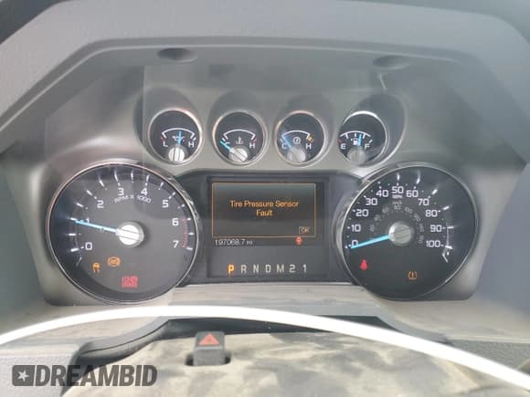 ✅ 2011 Ford F-250 XL • VIN: 1FT7X2B66BEC41526 • Lot: 63617455. Listed on Copart with 197,068 mi. Free auction sales archive from the USA and detailed vehicle history report at DreamBid. Image 9.