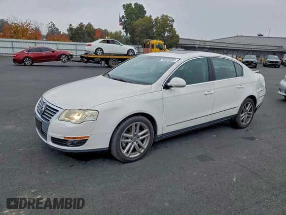 ✅ 2008 Volkswagen Passat 2.0T • VIN: WVWEK73C38P040350 • Lot: 96008595. Wystawiony na Copart z przebiegiem 109 187 mil. Bezpłatny archiwum sprzedaży aukcyjnych z USA i szczegółowy raport historii pojazdu na DreamBid. Zdjęcie 1.