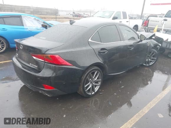 ✅ 2017 Lexus IS 350 • VIN: JTHCE1D20H5013327 • Лот: 41146140. Опубликован ранее на IAAI с пробегом 85 328 миль. Бесплатный доступ к архиву аукционных продаж из США и подробный отчёт об истории автомобиля на DreamBid. Изображение 4.