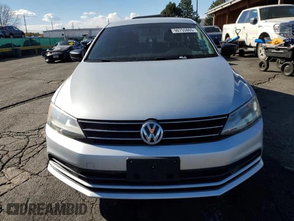 ✅ 2015 Volkswagen Jetta S • VIN: 3VW1K7AJ8FM267310 • Lot: 90755865. Wystawiony na Copart z przebiegiem 127 487 mil. Bezpłatny archiwum sprzedaży aukcyjnych z USA i szczegółowy raport historii pojazdu na DreamBid. Zdjęcie 5.