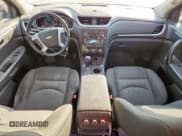 ✅ 2016 Chevrolet Traverse LT • VIN: 1GNKRGKD0GJ191390 • Lot: 81984245. Wystawiony na Copart z przebiegiem 82 677 mil. Bezpłatny archiwum sprzedaży aukcyjnych z USA i szczegółowy raport historii pojazdu na DreamBid. Zdjęcie 8.