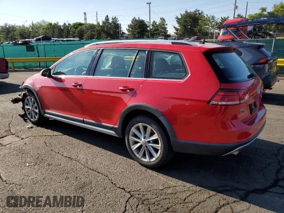 ✅ 2018 Volkswagen Golf S • VIN: 3VWH17AU2JM766298 • Lot: 65008655. Wystawiony na Copart z przebiegiem 93 562 mil. Bezpłatny archiwum sprzedaży aukcyjnych z USA i szczegółowy raport historii pojazdu na DreamBid. Zdjęcie 2.