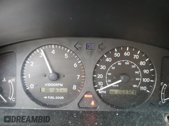 ✅ 2002 Toyota Corolla S • VIN: 1NXBR12E02Z632050 • Lot: 92615855. Wystawiony na Copart z przebiegiem 203 724 mil. Bezpłatny archiwum sprzedaży aukcyjnych z USA i szczegółowy raport historii pojazdu na DreamBid. Zdjęcie 9.