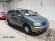 ✅ 2002 Toyota Sienna LE • VIN: 4T3ZF13C92U461360 • Lot: 43853010. Wystawiony na IAAI z przebiegiem 193 688 mil. Bezpłatny archiwum sprzedaży aukcyjnych z USA i szczegółowy raport historii pojazdu na DreamBid. Zdjęcie 1.