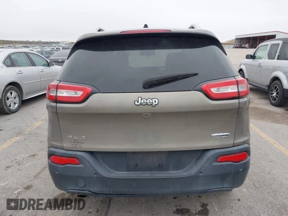 ✅ 2017 Jeep Cherokee Latitude • VIN: 1C4PJMCB9HW527673 • Лот: 43434349. Опубликован ранее на IAAI с пробегом 136 737 миль. Бесплатный доступ к архиву аукционных продаж из США и подробный отчёт об истории автомобиля на DreamBid. Изображение 16.