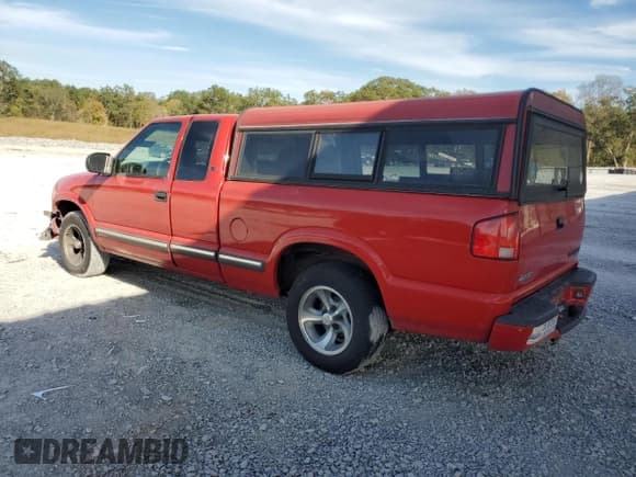 ✅ 2001 Chevrolet S-10 LS • VIN: 1GCCS19W118181052 • Лот: 79638834. Опубликован ранее на Copart с пробегом 375 036 миль. Бесплатный доступ к архиву аукционных продаж из США и подробный отчёт об истории автомобиля на DreamBid. Изображение 2.