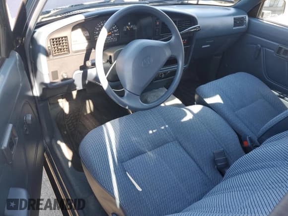 ✅ 1994 Toyota Pickup • VIN: JT4VN93D6R5041047 • Lot: 81757575. Wystawiony na Copart z przebiegiem 81 153 mil. Bezpłatny archiwum sprzedaży aukcyjnych z USA i szczegółowy raport historii pojazdu na DreamBid. Zdjęcie 8.