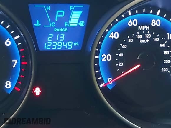 2010 Hyundai Tucson GLS with VIN KM8JUCAC5AU103469, listed as a IAAI auction lot 43394997 with 123,949 mi miles and . Bid and sale history available at DreamBid. Image 15.