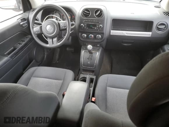 ✅ 2016 Jeep Compass 75th Anniversary • VIN: 1C4NJDBB5GD556770 • Лот: 44416665. Опубликован ранее на Copart с пробегом 57 635 миль. Бесплатный доступ к архиву аукционных продаж из США и подробный отчёт об истории автомобиля на DreamBid. Изображение 8.