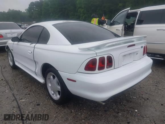 ✅ 1996 Ford Mustang GT • VIN: 1FALP42X4TF229346 • Lot: 42225102. Wystawiony na IAAI z przebiegiem 151 275 mil. Bezpłatny archiwum sprzedaży aukcyjnych z USA i szczegółowy raport historii pojazdu na DreamBid. Zdjęcie 3.