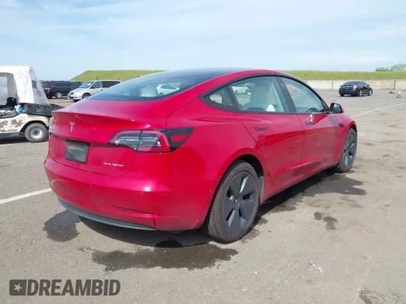 ✅ 2022 Tesla Model 3 Long Range • VIN: 5YJ3E1EB2NF260780 • Lot: 42018319. Wystawiony na IAAI z przebiegiem 48 920 mil. Bezpłatny archiwum sprzedaży aukcyjnych z USA i szczegółowy raport historii pojazdu na DreamBid. Zdjęcie 4.