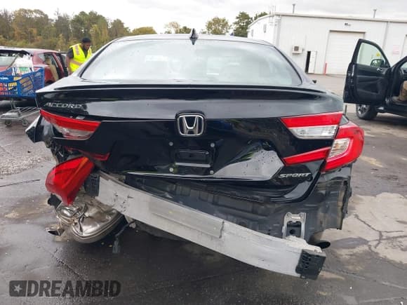 ✅ 2022 Honda Accord Sport • VIN: 1HGCV1F39NA098826 • Lot: 43495647. Wystawiony na IAAI z przebiegiem 18 990 mil. Bezpłatny archiwum sprzedaży aukcyjnych z USA i szczegółowy raport historii pojazdu na DreamBid. Zdjęcie 6.