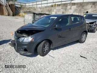 2020 Chevrolet Sonic LT с VIN 1G1JG6SB0L4119139, выставлен на аукционе Copart как лот 80514365 с пробегом 57 164 миль миль и Списание • Salvage title. История ставок и продаж доступна на DreamBid. Изображение 1.