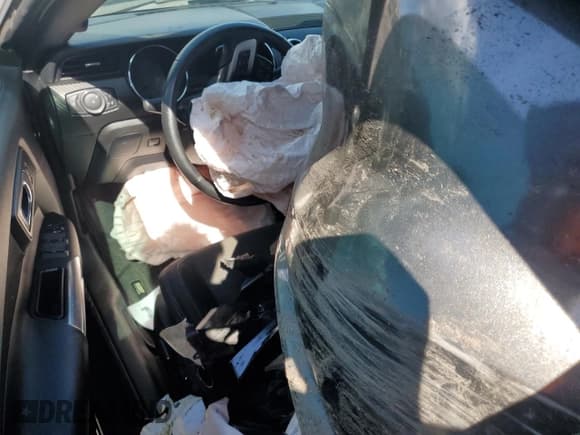 ✅ 2017 Ford Mustang V6 • VIN: 1FATP8EM8H5286333 • Lot: 89166155. Wystawiony na Copart z przebiegiem 98 391 mil. Bezpłatny archiwum sprzedaży aukcyjnych z USA i szczegółowy raport historii pojazdu na DreamBid. Zdjęcie 8.