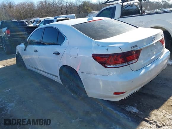 ✅ 2015 Lexus LS 460 • VIN: JTHCL5EF0F5024470 • Лот: 41315000. Опубликован ранее на IAAI с пробегом Не указан. Бесплатный доступ к архиву аукционных продаж из США и подробный отчёт об истории автомобиля на DreamBid. Изображение 3.