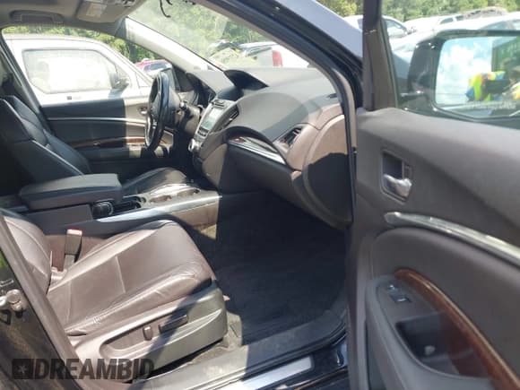 ✅ 2018 Acura MDX Technology • VIN: 5J8YD4H5XJL003830 • Lot: 42719956. Listed on IAAI with Not provided. Free auction sales archive from the USA and detailed vehicle history report at DreamBid. Image 5.