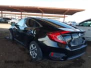 ✅ 2018 Honda Civic LX • VIN: 2HGFC2F52JH603448 • Lot: 41993802. Wystawiony na IAAI z przebiegiem 91 291 mil. Bezpłatny archiwum sprzedaży aukcyjnych z USA i szczegółowy raport historii pojazdu na DreamBid. Zdjęcie 3.