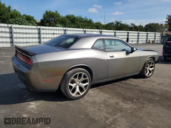 ✅ 2011 Dodge Challenger • VIN: 2B3CJ4DG6BH565684 • Lot: 90505685. Wystawiony na Copart z przebiegiem 146 998 mil. Bezpłatny archiwum sprzedaży aukcyjnych z USA i szczegółowy raport historii pojazdu na DreamBid. Zdjęcie 3.