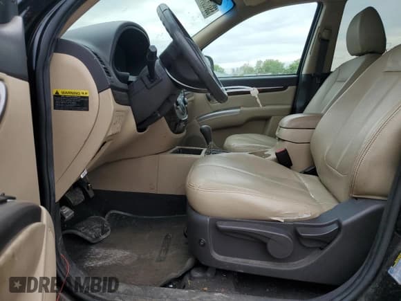 ✅ 2012 Hyundai Santa Fe GLS • VIN: 5XYZG3AB1CG130131 • Lot: 53352614. Listed on Copart with 198,383 mi. Free auction sales archive from the USA and detailed vehicle history report at DreamBid. Image 7.