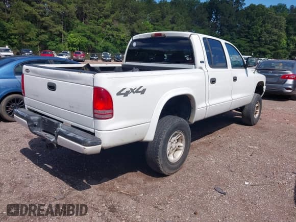 ✅ 2000 Dodge Dakota Sport • VIN: 1B7GG2AN2YS636449 • Lot: 42154548. Wystawiony na IAAI z przebiegiem 186 126 mil. Bezpłatny archiwum sprzedaży aukcyjnych z USA i szczegółowy raport historii pojazdu na DreamBid. Zdjęcie 4.