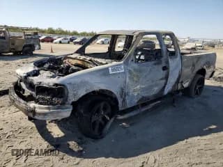 ✅ 2002 Ford F-150 XL • VIN: 1FTRX17242NB22012 • Lot: 68680295. Wystawiony na Copart z przebiegiem Nie podano. Bezpłatny archiwum sprzedaży aukcyjnych z USA i szczegółowy raport historii pojazdu na DreamBid. Zdjęcie 1.