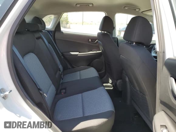 ✅ 2021 Hyundai Kona SE • VIN: KM8K12AA4MU601821 • Лот: 58746413. Опубликован ранее на Copart с пробегом 17 702 миль. Бесплатный доступ к архиву аукционных продаж из США и подробный отчёт об истории автомобиля на DreamBid. Изображение 10.