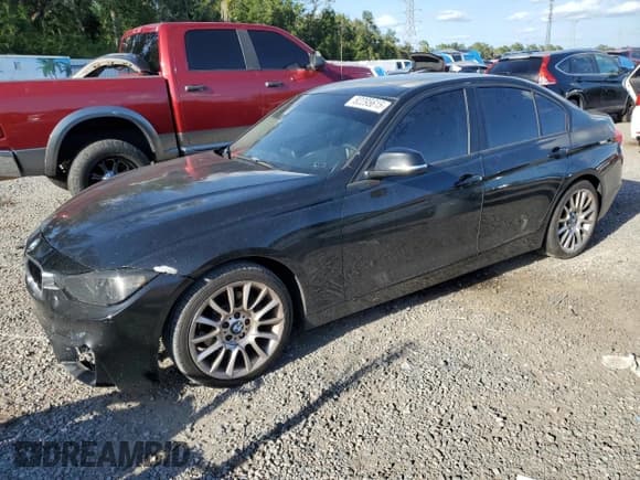 ✅ 2013 BMW 3 Series 328i • VIN: WBA3A5G56DNP19462 • Лот: 82295615. Опубликован ранее на Copart с пробегом 222 279 миль. Бесплатный доступ к архиву аукционных продаж из США и подробный отчёт об истории автомобиля на DreamBid. Изображение 1.