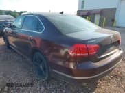 ✅ 2012 Volkswagen Passat SE • VIN: 1VWBH7A33CC102847 • Lot: 43000643. Wystawiony na IAAI z przebiegiem 131 303 mil. Bezpłatny archiwum sprzedaży aukcyjnych z USA i szczegółowy raport historii pojazdu na DreamBid. Zdjęcie 3.