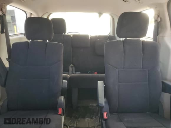 ✅ 2014 Dodge Grand Caravan SE • VIN: 2C4RDGBG2ER137792 • Lot: 86882745. Listed on Copart with 215,077 mi. Free auction sales archive from the USA and detailed vehicle history report at DreamBid. Image 10.