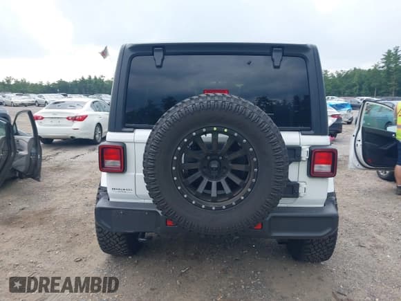 ✅ 2019 Jeep Wrangler Unlimited Sahara • VIN: 1C4HJXEG7KW602196 • Лот: 42572507. Опубликован ранее на IAAI с пробегом 70 278 миль. Бесплатный доступ к архиву аукционных продаж из США и подробный отчёт об истории автомобиля на DreamBid. Изображение 17.