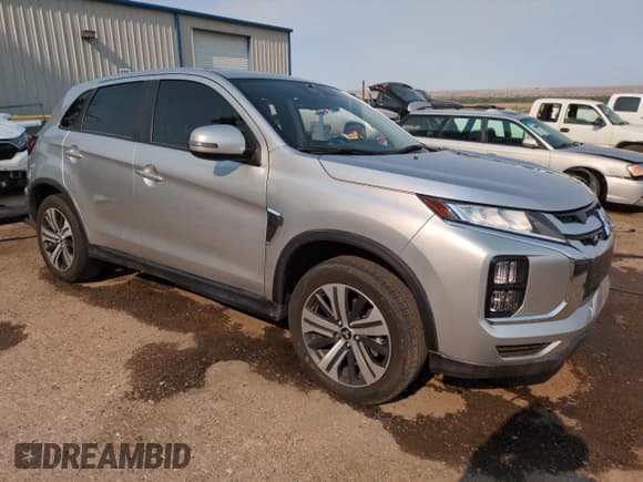 ✅ 2023 Mitsubishi Outlander ES • VIN: JA4ARUAUXPU012964 • Lot: 64581805. Wystawiony na Copart z przebiegiem 17 637 mil. Bezpłatny archiwum sprzedaży aukcyjnych z USA i szczegółowy raport historii pojazdu na DreamBid. Zdjęcie 4.