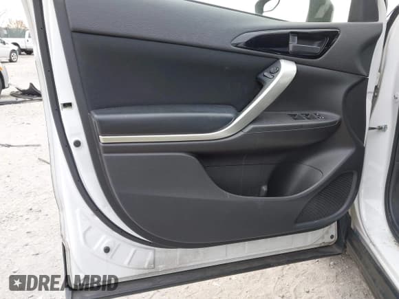 ✅ 2018 Mitsubishi Eclipse Cross LE • VIN: JA4AT4AA3JZ042843 • Lot: 43714157. Listed on IAAI with 200,153 mi. Free auction sales archive from the USA and detailed vehicle history report at DreamBid. Image 20.