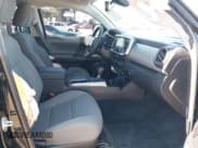 ✅ 2023 Toyota Tacoma SR5 • VIN: 3TMBZ5DNXPM037789 • Lot: 41467866. Wystawiony na IAAI z przebiegiem 26 865 mil. Bezpłatny archiwum sprzedaży aukcyjnych z USA i szczegółowy raport historii pojazdu na DreamBid. Zdjęcie 5.