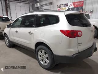 ✅ 2011 Chevrolet Traverse 2LT • VIN: 1GNKVJED0BJ274637 • Lot: 43624023. Wystawiony na IAAI z przebiegiem 130 775 mil. Bezpłatny archiwum sprzedaży aukcyjnych z USA i szczegółowy raport historii pojazdu na DreamBid. Zdjęcie 3.