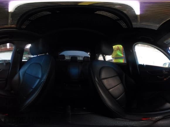 ✅ 2021 Mercedes-Benz C 300 • VIN: W1KWF8EB6MR646927 • Lot: 41645450. Wystawiony na IAAI z przebiegiem 53 464 mil. Bezpłatny archiwum sprzedaży aukcyjnych z USA i szczegółowy raport historii pojazdu na DreamBid. Zdjęcie 18.