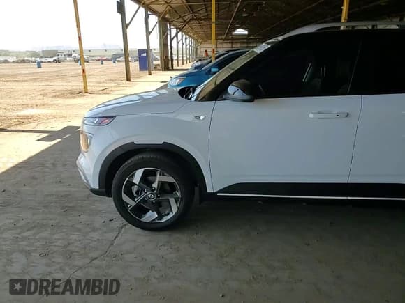 ✅ 2023 Hyundai Venue Limited • VIN: KMHRC8A35PU219363 • Lot: 60998155. Listed on Copart with 12,774 mi. Free auction sales archive from the USA and detailed vehicle history report at DreamBid. Image 13.