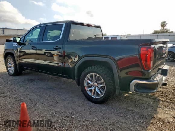 ✅ 2020 GMC Sierra 1500 SLE • VIN: 3GTP8BED8LG118666 • Лот: 68299235. Опубликован ранее на Copart с пробегом 64 050 миль. Бесплатный доступ к архиву аукционных продаж из США и подробный отчёт об истории автомобиля на DreamBid. Изображение 2.