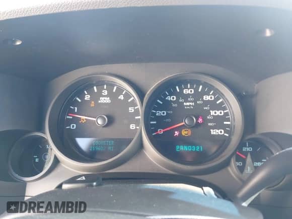 2012 Chevrolet Silverado 1500 Work Truck z VIN 1GCRCPEA7CZ338438, wystawiony jako IAAI lot #42353297 z przebiegiem 219 602 mil mil oraz . Historia ofert i sprzedaży dostępna na DreamBid. Obrazek 7.