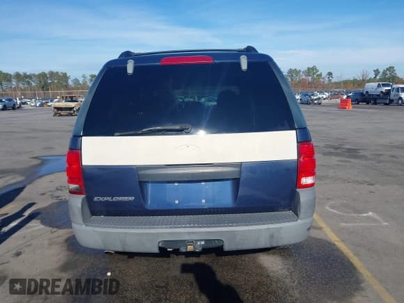 ✅ 2003 Ford Explorer XLS • VIN: 1FMZU72K73ZB11658 • Lot: 41126068. Listed on IAAI with 328,037 mi. Free auction sales archive from the USA and detailed vehicle history report at DreamBid. Image 16.