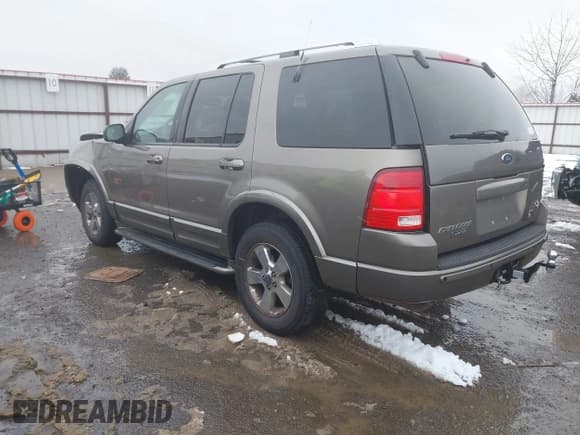 ✅ 2003 Ford Explorer Limited • VIN: 1FMDU75WX3UB01017 • Lot: 43817997. Wystawiony na IAAI z przebiegiem Nie podano. Bezpłatny archiwum sprzedaży aukcyjnych z USA i szczegółowy raport historii pojazdu na DreamBid. Zdjęcie 3.