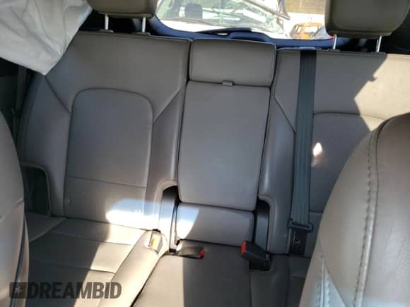 ✅ 2017 Hyundai Santa Fe 2.4L • VIN: 5NMZUDLB3HH023333 • Lot: 44595083. Wystawiony na Copart z przebiegiem 80 385 mil mil. Skorzystaj z bezpłatnego archiwum sprzedaży aukcyjnych z USA i zobacz szczegółowy raport historii pojazdu na DreamBid. Zdjęcie 10.