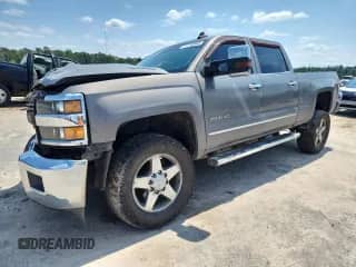 2017 Chevrolet Silverado 2500HD LTZ z VIN 1GC1KWEY4HF156440, wystawiony jako Copart lot #71732905 z przebiegiem 180 327 mil mil oraz Szkoda całkowita • Salvage title. Historia ofert i sprzedaży dostępna na DreamBid. Obrazek 1.