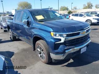 ✅ 2022 Chevrolet Silverado 1500 LT • VIN: 1GCPDKEK8NZ629405 • Lot: 43550173. Wystawiony na IAAI z przebiegiem 17 484 mil. Bezpłatny archiwum sprzedaży aukcyjnych z USA i szczegółowy raport historii pojazdu na DreamBid. Zdjęcie 1.