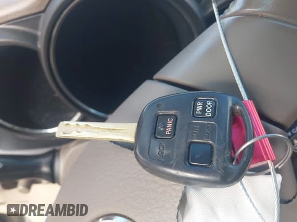 ✅ 2004 Lexus RX 330 • VIN: 2T2HA31U84C017316 • Lot: 43405757. Listed on IAAI with 209,809 mi. Free auction sales archive from the USA and detailed vehicle history report at DreamBid. Image 11.