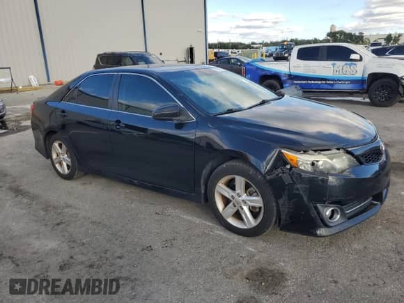 2012 Toyota Camry SE z VIN 4T1BF1FK2CU019406, wystawiony jako Copart lot #90868915 z przebiegiem 178 101 mil mil oraz Czysty tytuł • Clean title. Historia ofert i sprzedaży dostępna na DreamBid. Obrazek 4.