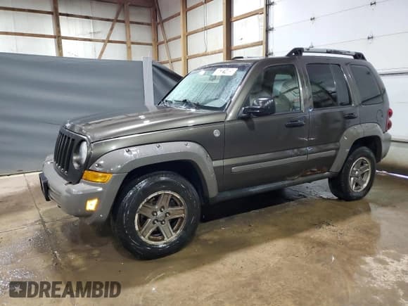 ✅ 2005 Jeep Liberty Renegade • VIN: 1J4GL38K15W725828 • Lot: 66321485. Listed on Copart with 207,548 mi. Free auction sales archive from the USA and detailed vehicle history report at DreamBid. Image 1.