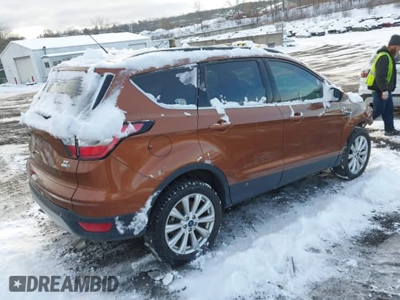 ✅ 2017 Ford Escape SE • VIN: 1FMCU9GD7HUD95311 • Лот: 43836975. Опубликован ранее на IAAI с пробегом 95 785 миль. Бесплатный доступ к архиву аукционных продаж из США и подробный отчёт об истории автомобиля на DreamBid. Изображение 4.
