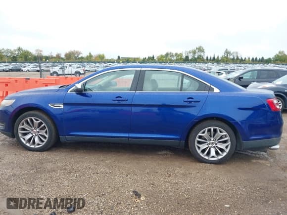 ✅ 2013 Ford Taurus Limited • VIN: 1FAHP2F8XDG157366 • Lot: 43445540. Wystawiony na IAAI z przebiegiem 142 915 mil. Bezpłatny archiwum sprzedaży aukcyjnych z USA i szczegółowy raport historii pojazdu na DreamBid. Zdjęcie 14.