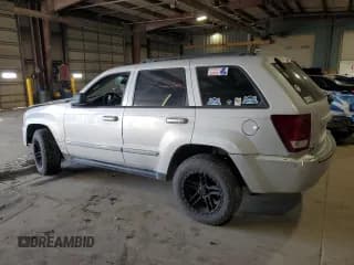 ✅ 2010 Jeep Grand Cherokee Laredo • VIN: 1J4PR4GK5AC160128 • Лот: 90378635. Опубликован ранее на Copart с пробегом 183 471 миль. Бесплатный доступ к архиву аукционных продаж из США и подробный отчёт об истории автомобиля на DreamBid. Изображение 2.