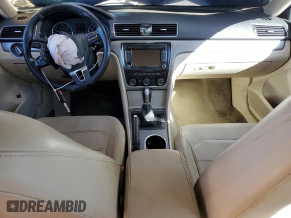 ✅ 2015 Volkswagen Passat SE • VIN: 1VWBV7A33FC087408 • Лот: 91606035. Опубликован ранее на Copart с пробегом 134 314 миль. Бесплатный доступ к архиву аукционных продаж из США и подробный отчёт об истории автомобиля на DreamBid. Изображение 8.